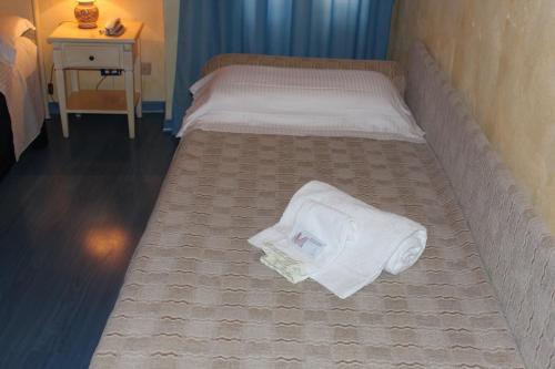 Double Room image 4