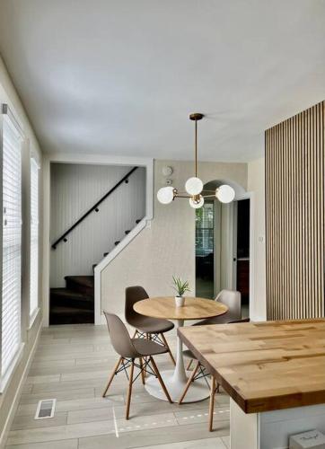 Ariannas Modern Makeover in Grand Rapids, USA