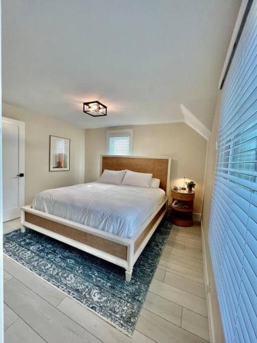 Ariannas Modern Makeover in Grand Rapids, USA