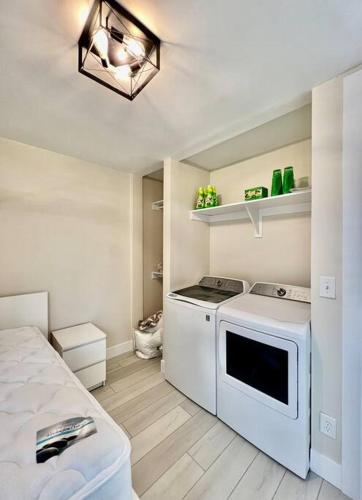 Ariannas Modern Makeover in Grand Rapids, USA