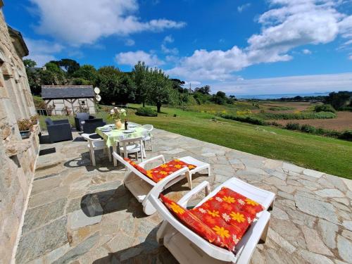 Breton granite stone house with fantastic sea views