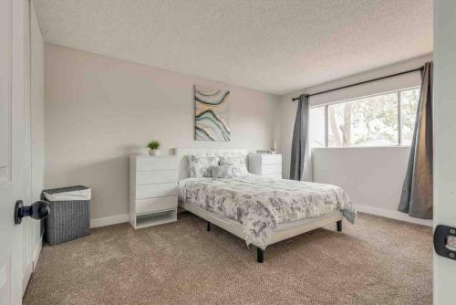 Cozy home! 16 Min away from strip and fremont, Las Vegas (photo 3)