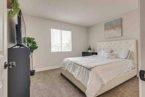 Cozy home! 16 Min away from strip and fremont