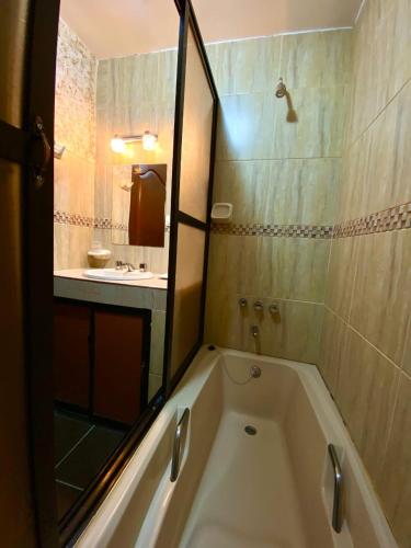 Fürdőszoba, Las Tholas Hotel in Uyuni