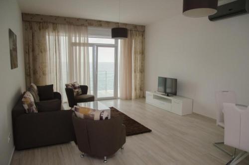 Nautilus Apartments - image 9