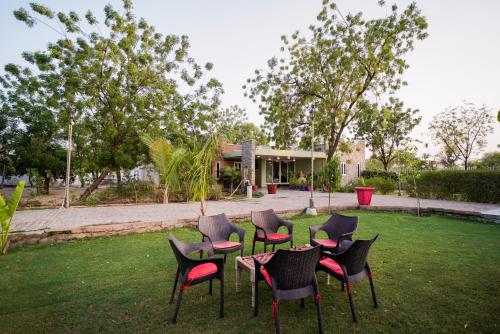 สวน, บ้านเดี่ยว 2 ห้องนอน 2 ห้องน้ำส่วนตัว ขนาด 2790 ตร.ม. – แอร์ ฟอร์ส แอเรีย (Woodlands Cottage - Luxury stay) in ชลามันท์