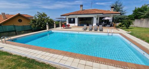 El Pastizal de Gijón con Finca, BBQ, FKK y Piscina Privada - VV-2608-AS - Vallines