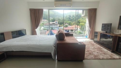 Chic condominium karon