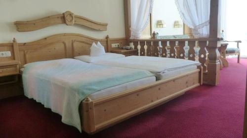 2 queen beds, 2 sofa beds