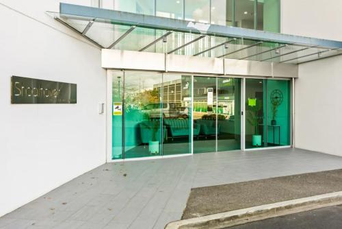 Hideaway Apartment with pool and free parking, Auckland (photo 7)