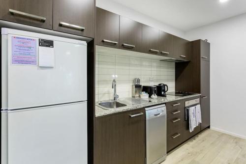 Hideaway Apartment with pool and free parking, Auckland (photo 9)