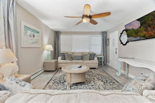 33rd Unit 1 Beachbound Parking 2 Blocks to the Beach in 布里根泰恩