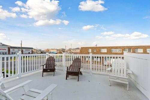 33rd Unit 3 Beach Bliss Parking Beach 2 Blocks Away in Brigantine, USA