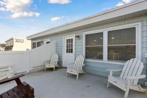 33rd Unit 3 Beach Bliss Parking Beach 2 Blocks Away in Brigantine, USA
