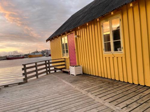 Kræmmervika Rorbuer - Rustic Cabins & Hostel in Lofoten Room Type - Apartment with Sauna #7