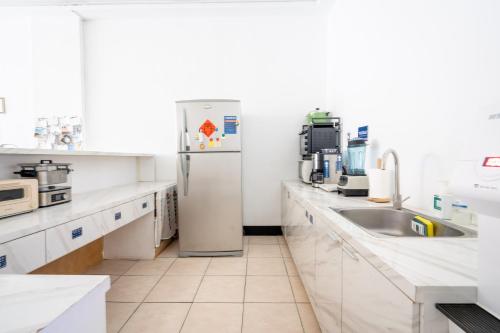 Kitchen, UTOPIA Hostel in Taitung