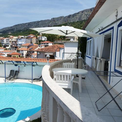 ระเบียง/ชานเรือน, Villa Elit in ดูกิ รัต