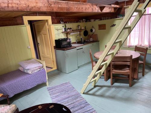 Kræmmervika Rorbuer - Rustic Cabins & Hostel in Lofoten Room Type - Apartment with Sea View #8