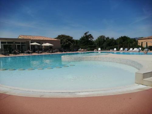 Charmant T2 dans village vacances avec piscine - Apartment - Aubignan