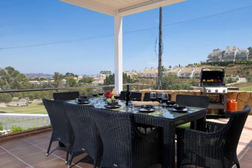Villa Uno – Stunning 4 bedroom villa with pool, Málaga (photo 8)