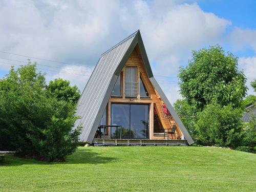LOGIS LAS CROZAS La Cocotte gîte à louer Neuville