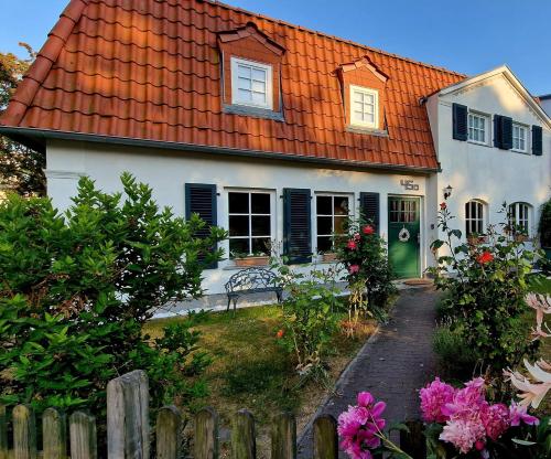 Haus mit 110qm und Garten 150m zum Wasser