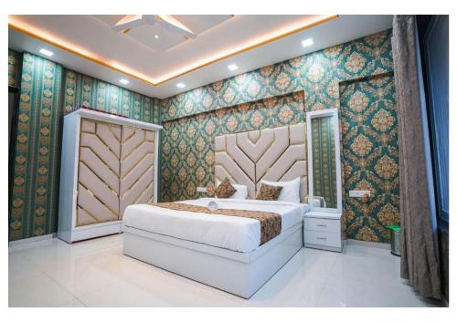 Sunflower Villa in Lonavala