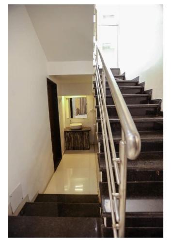 Bathroom, Sunflower Villa in Lonavala