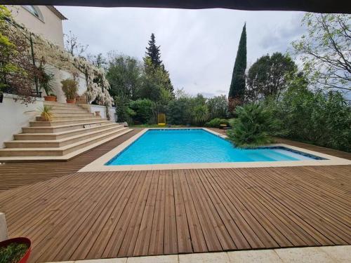 Villa avec vue sur Sommières - Location saisonnière - Villevieille