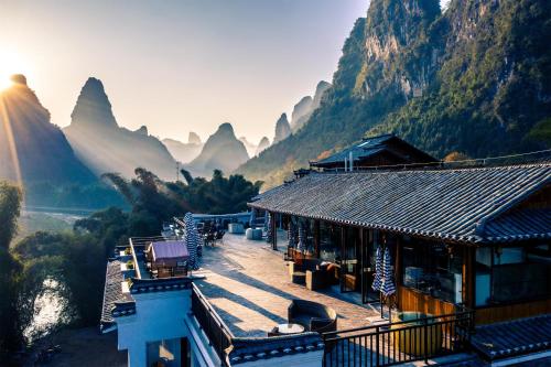 Yangshuo Shanshuiyao Resort - Free Train Station Pick Up and Drop Off