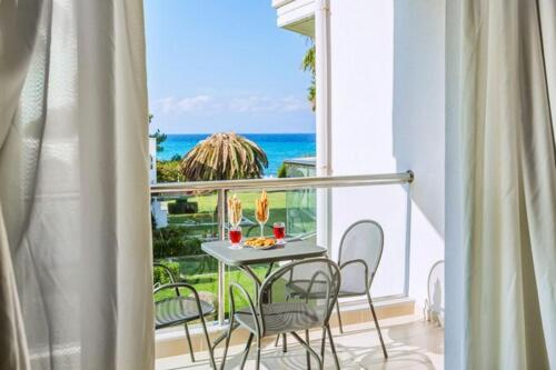 Elinotel Apolamare Hotel - Photo 3