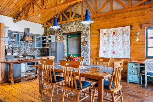Pine Tree Lodge image 10