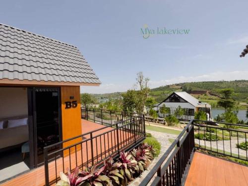 Mya Lakeview Villa