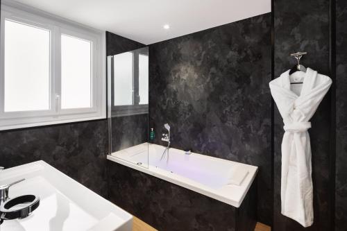 The Originals City Hôtel Manche-Océan Vannes Centre (Inter-Hotel) - image 7