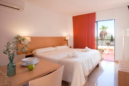 Apartamentos Sol Romántica by DOT Suites