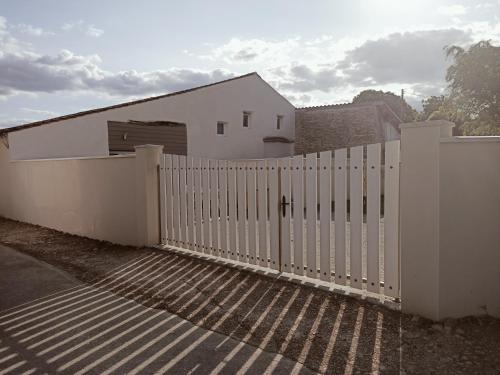 Le hangar de mamie in Villeneuve-la-Comtesse