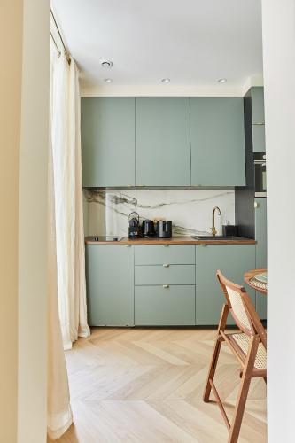 Superb apartement Champs Elysée/Saint honoré (84 FSH)