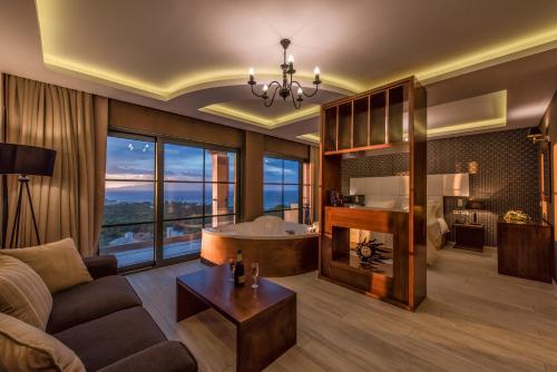 Elegance Suite with Panoramic Sea View