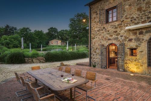 Зручності, PODERE SANTA CROCE 10, Emma Villas in Радікондолі