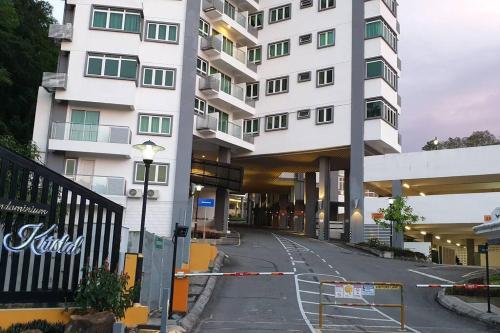 2. Luxury Kristal Condo 2 丹绒亚路高級市中心住宅 in Kepayan