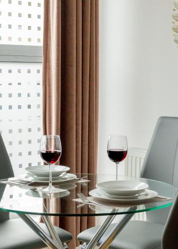 Ételek és italok, 1 Bed Apartment - Redhill Central, Surrey, Gatwick #1 in Redhill West