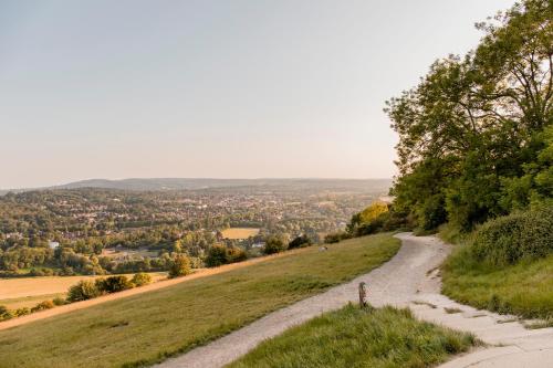 Nabij attractie, 1 Bed Apartment - Redhill Central, Surrey, Gatwick #3 in Redhill West