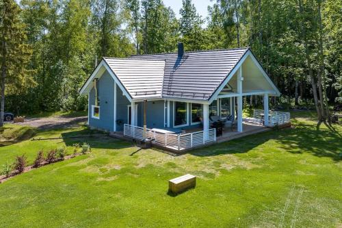 Modern villa with sauna & hot tub