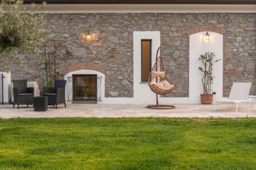  Villa Viola 12Pax with AC & Pool by VILLASRETREATS in Aulla