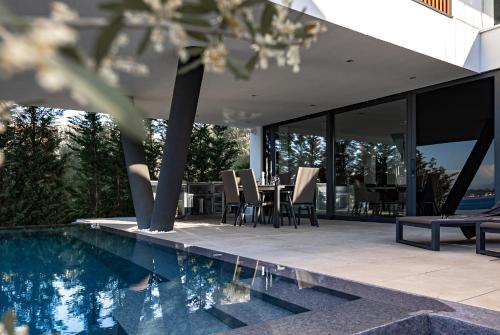 Villa Trinity - Hillside villa with Sea View and Infinity Pool, Kali (foto 2)