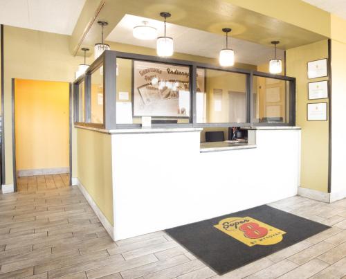 ล็อบบี้, Super 8 By Wyndham Indianapolis South in อินเดียนาโพลิส (IN)