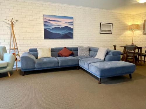 “Riverbank Retreat” Central unit on the river - Tap to explore photos