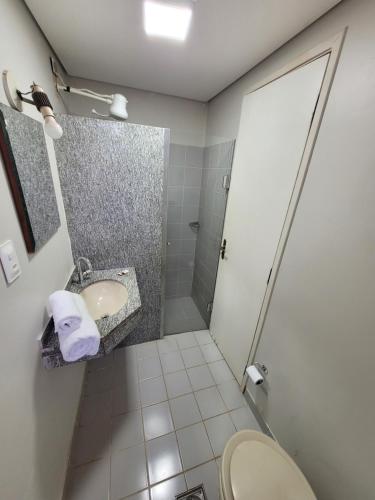 Salle de bain, Hotel Alvorada Taguatinga - Antigo Hotel Atlantico in Brasilia