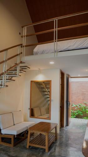 Smedi Coliving & Coffee Hotel overview