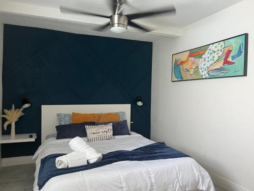 Busch Gardens Bliss Suite -1, Hillsborough